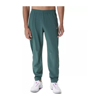 Les asics correspondent aux pantalons verts 1