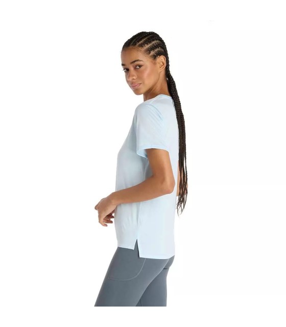 Camiseta New Balance Essentials azul claro