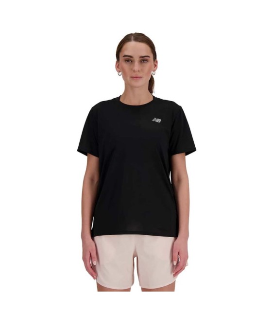 T-shirt novo equilíbrio essencial mulher negra 1