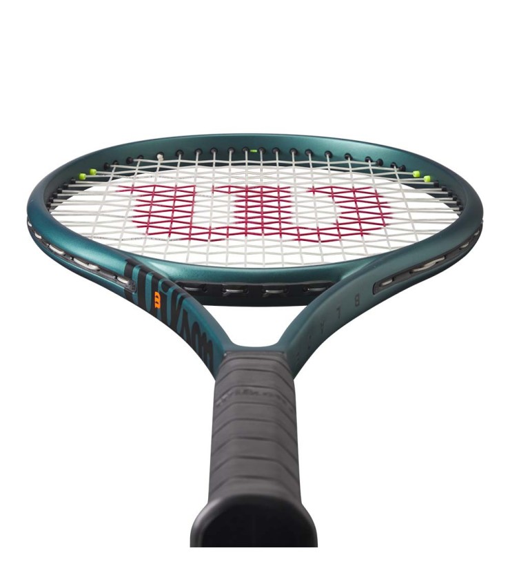 Wilson Blade 100 v9 (300g) tennis racket for testing | Ipontennis
