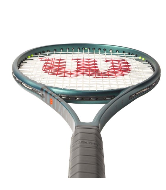 Wilson Blade 98 18x20 v9 (305g) tennis racket for testing | Ipontennis