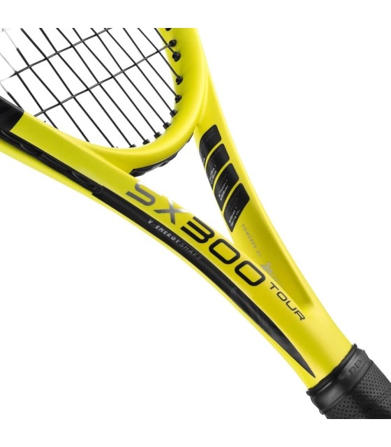 Raqueta Dunlop SX 300 Tour 2022 (305g) | IpontennisLa traduzione in italiano sarebbe:Racchetta Dunlop SX 300 Tour 2022 (305g