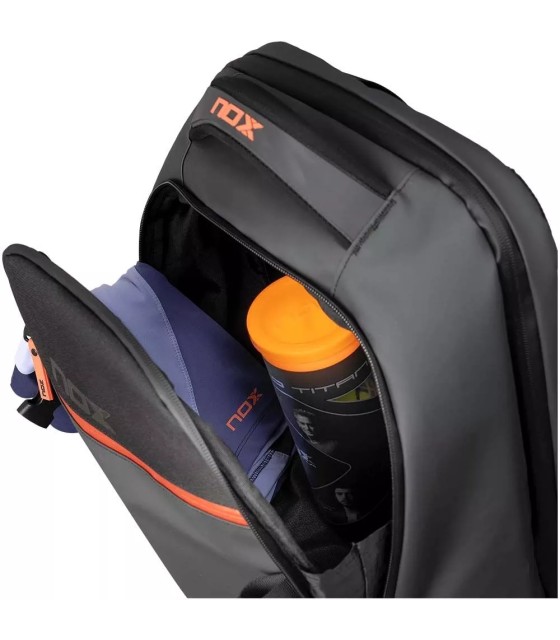Mochila Nox Luxury Open Series preta e vermelha | IPONTENNIS