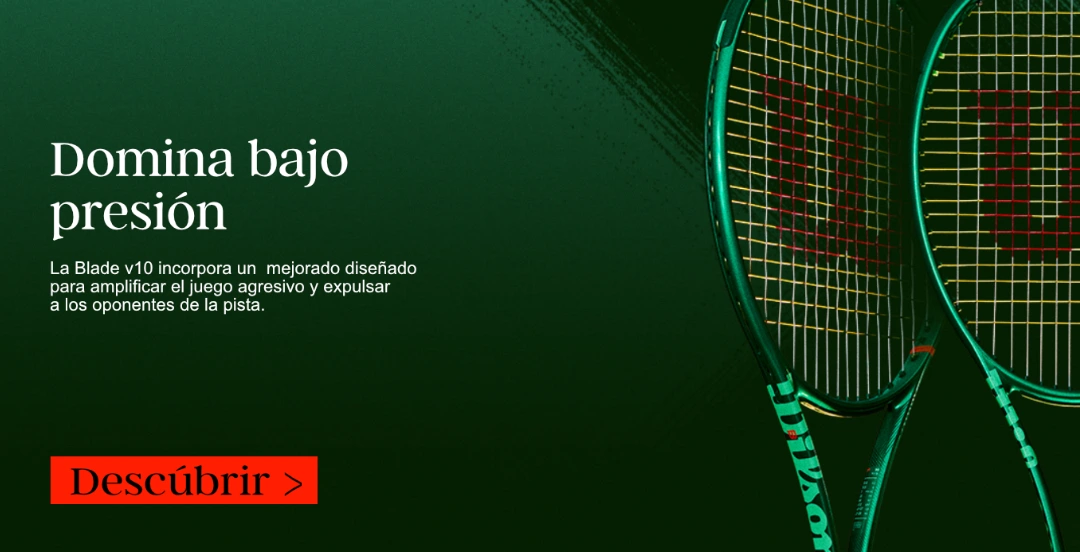 Banner Wilson Blade v10 con tres raquetas de tenis y mensaje sobre control, presión y juego agresivo
